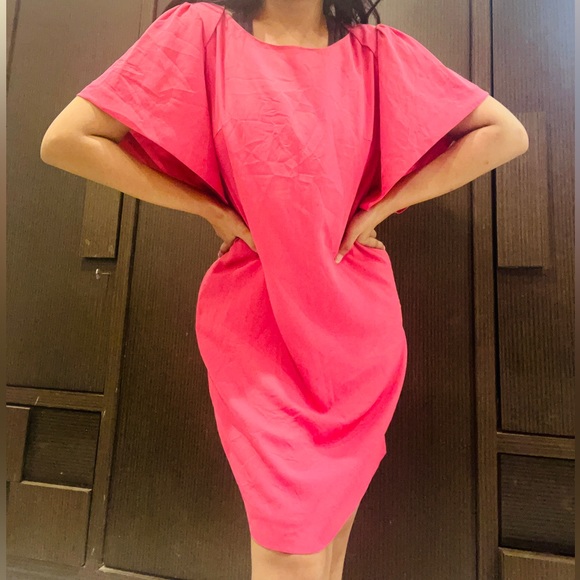 Pink dress with cute sleeves - Picture 2 of 7